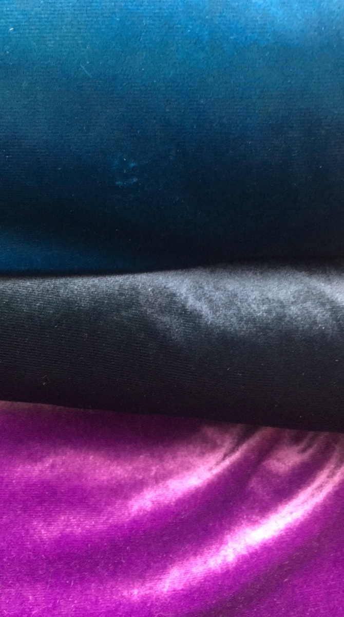 Tela Terciopelo Silk – Insumos textiles para la Industria de la Confeccion.